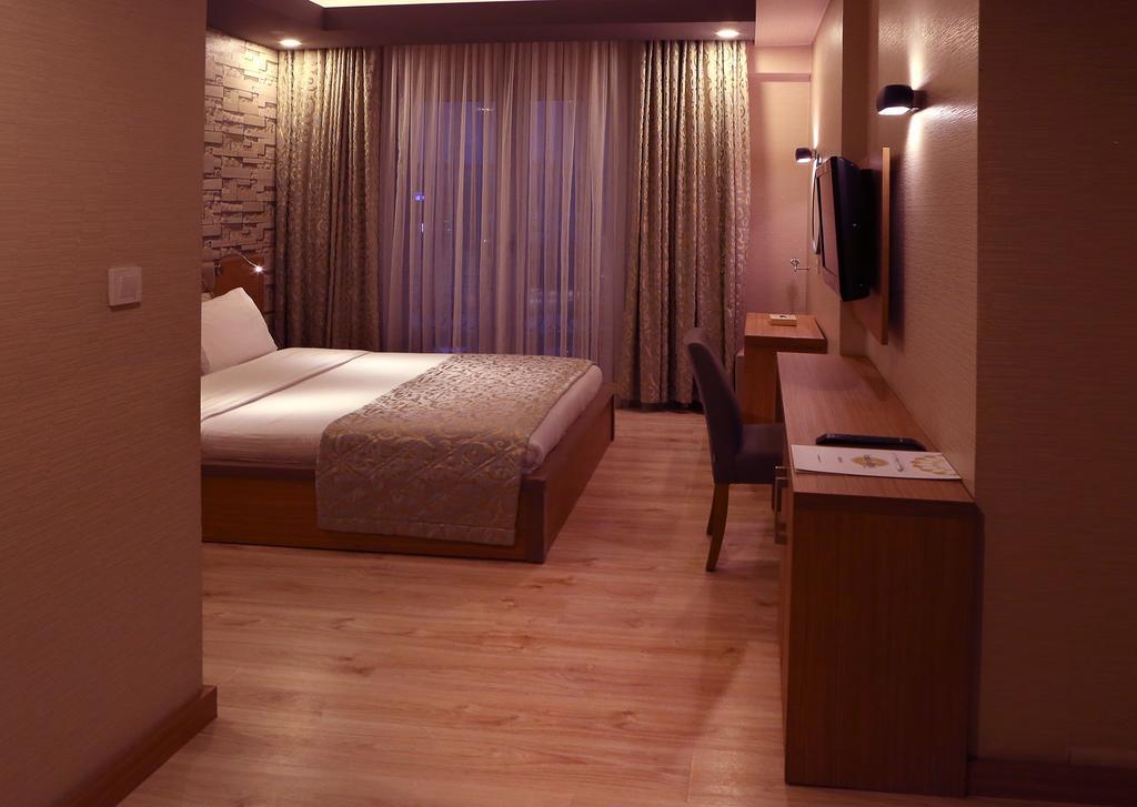 Imperial Park Hotel Izmit Buitenkant foto