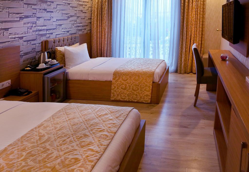 Imperial Park Hotel Izmit Buitenkant foto