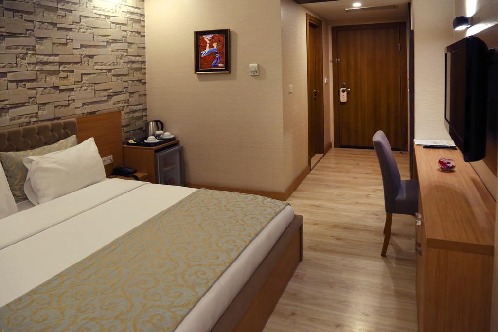 Imperial Park Hotel Izmit Buitenkant foto