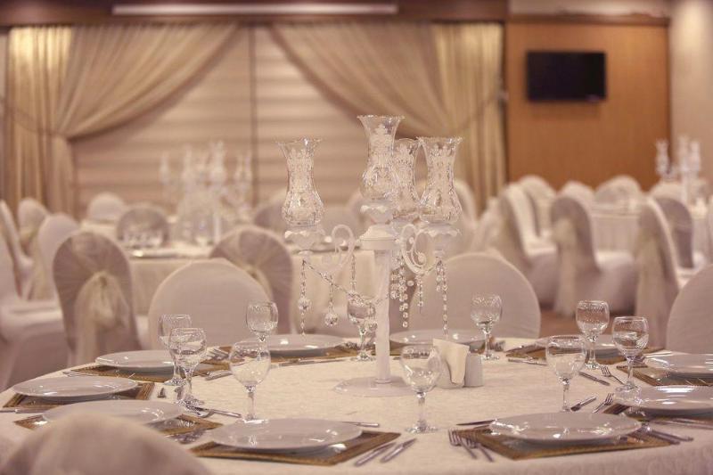 Imperial Park Hotel Izmit Buitenkant foto