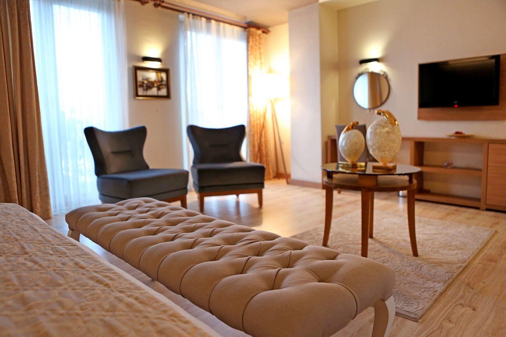 Imperial Park Hotel Izmit Buitenkant foto
