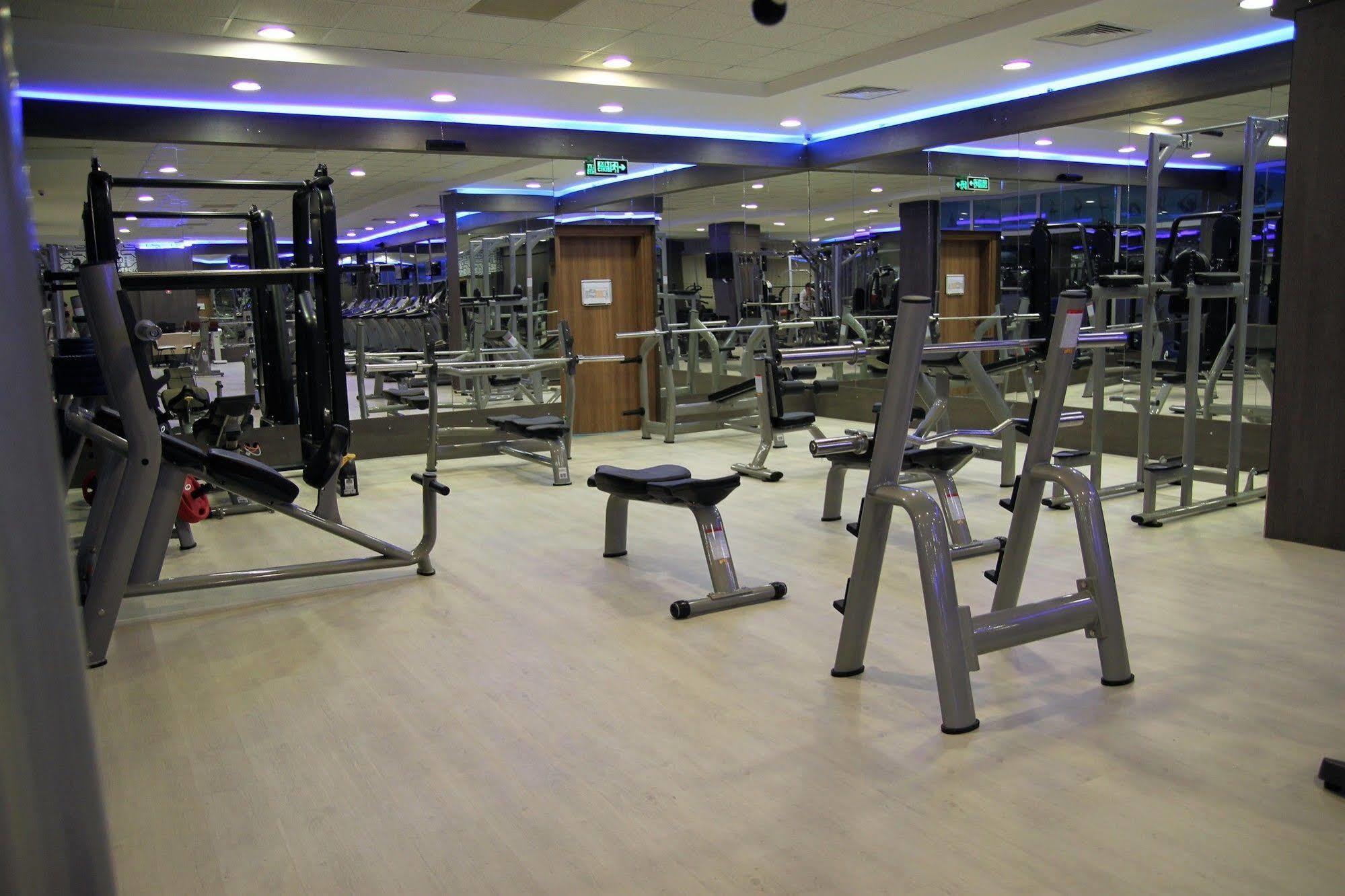 Imperial Park Hotel Izmit Buitenkant foto