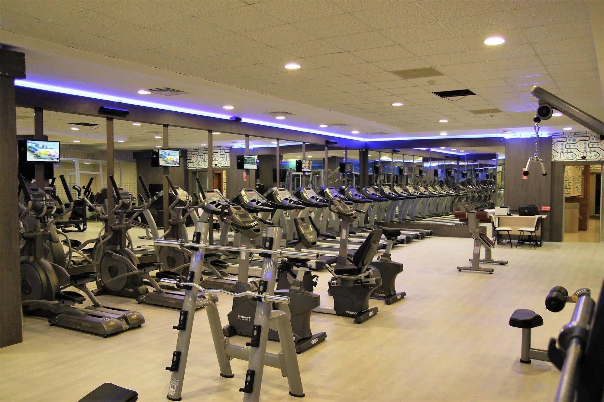 Imperial Park Hotel Izmit Buitenkant foto